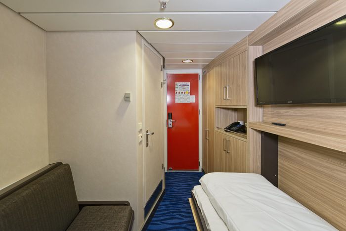 Polar Outside | Twin on upper or promenade deck with window (restricted view)